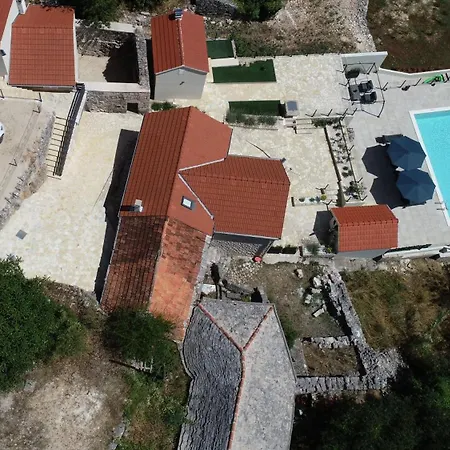 Edvard * Poljica (Makarska)