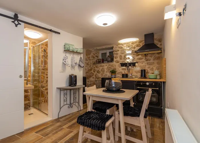 Edvard Villa Poljica (Makarska)