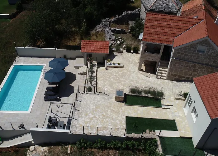 Edvard * Poljica (Makarska)