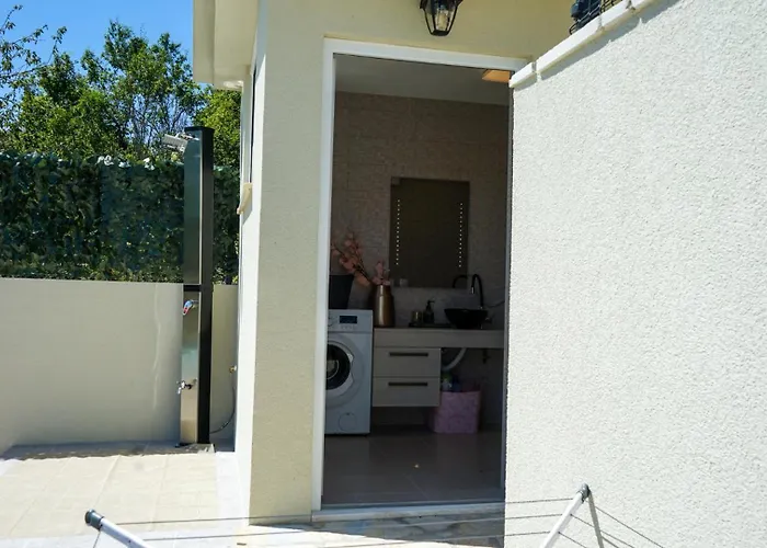 Edvard Poljica (Makarska)