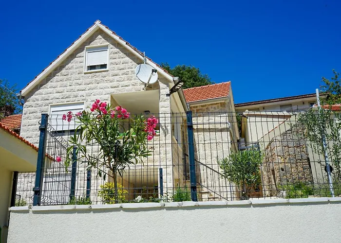 Edvard Poljica (Makarska)